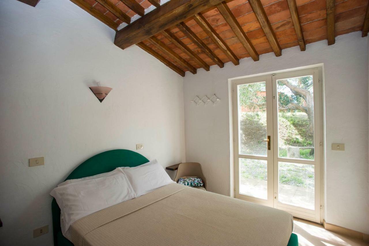Aparthotel Il Poggio Marcuccio Lacona Exterior foto