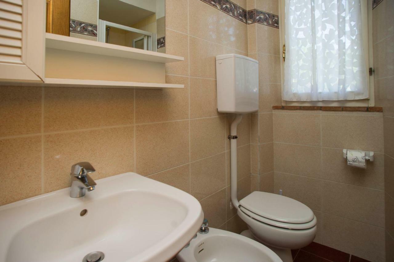 Aparthotel Il Poggio Marcuccio Lacona Exterior foto